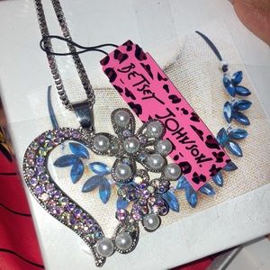 Weekend price drop only New Betsey Johnson crystal heart